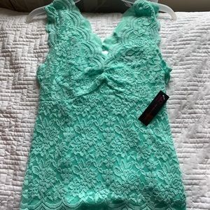 🌸3/$10 - NWT XS Seafoam Green Lace Top